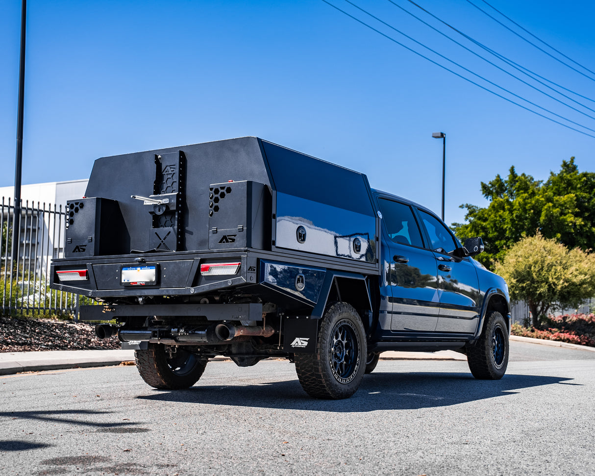 1.2 - Ram, 1700 Canopy on 2000 Tray v2, Blue CC, 2x Jerry Can Holder, Spare Wheel Carrier - DSC08596.jpg