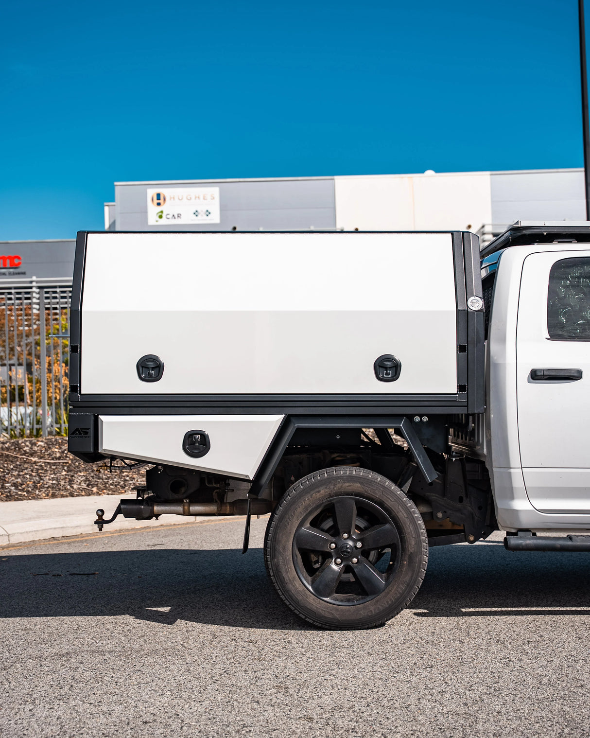 2000mm Aluminium American Truck Canopy - Black
