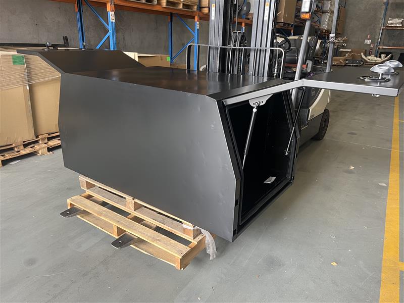 Scratch & Dent - 1000mm Aluminium Canopy - Black