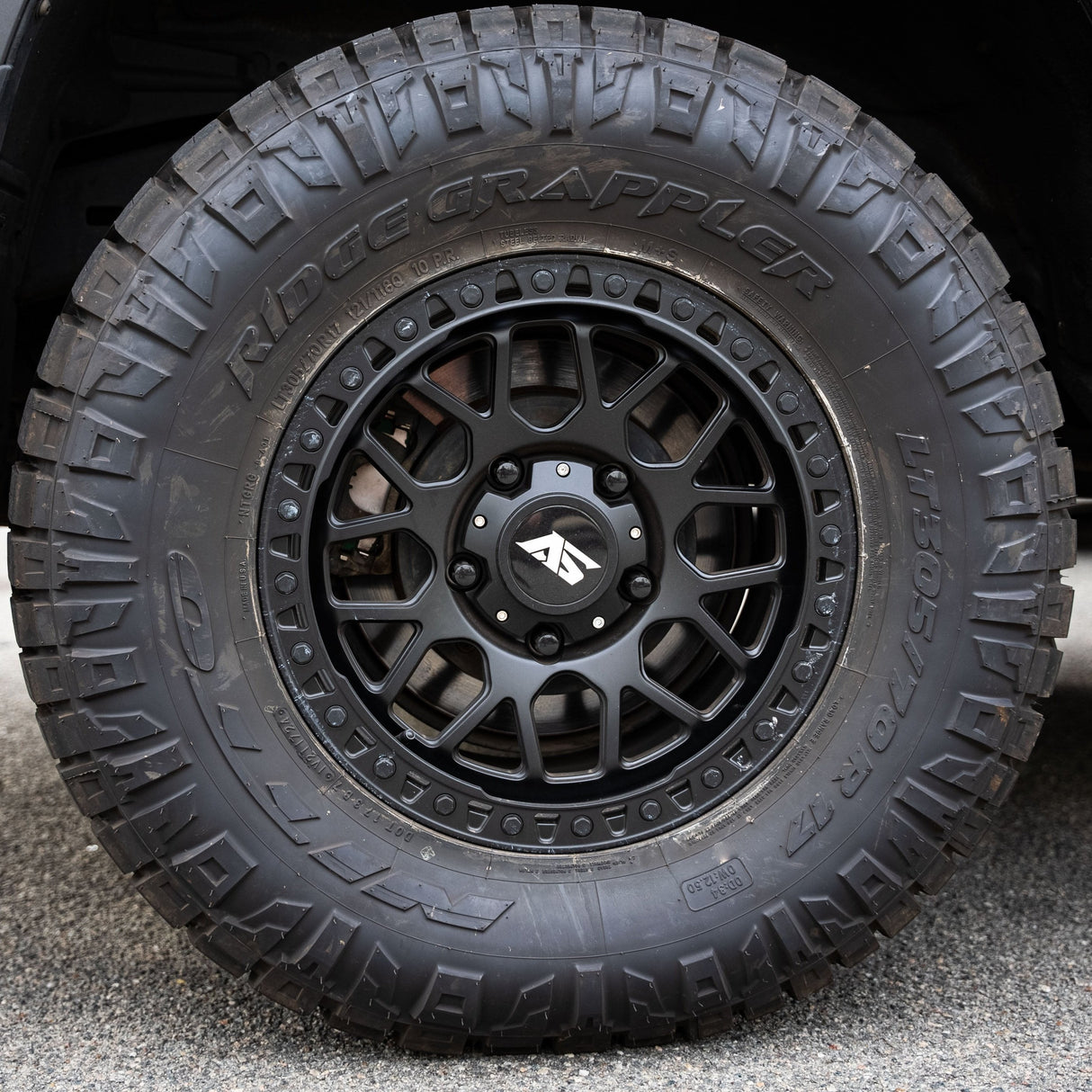 Forged Alloy Titan 17x.8.5 Wheel - Black 6x114.3