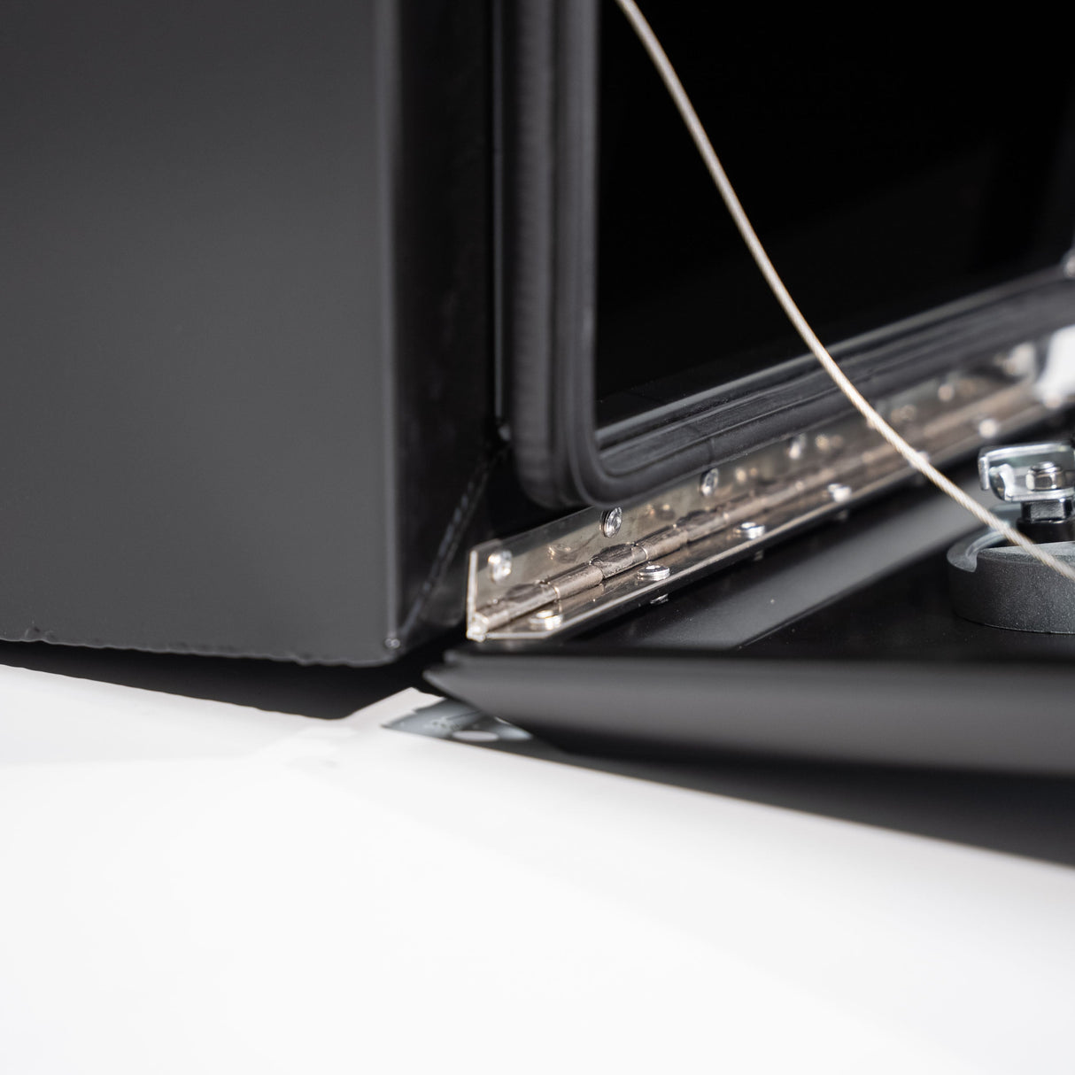 Tapered Under Tray Toolbox 1000mm (Pair) - Matte Black