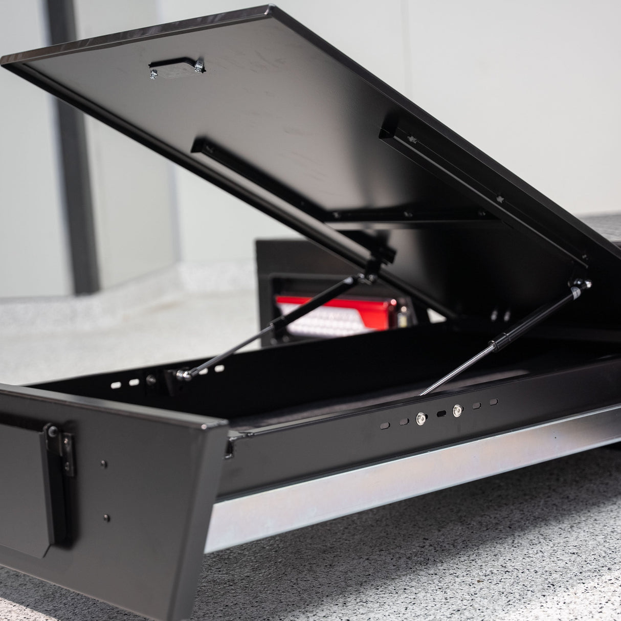 Aluminium Dual Cab Tray with Trundle - 1700mm - Matte Black