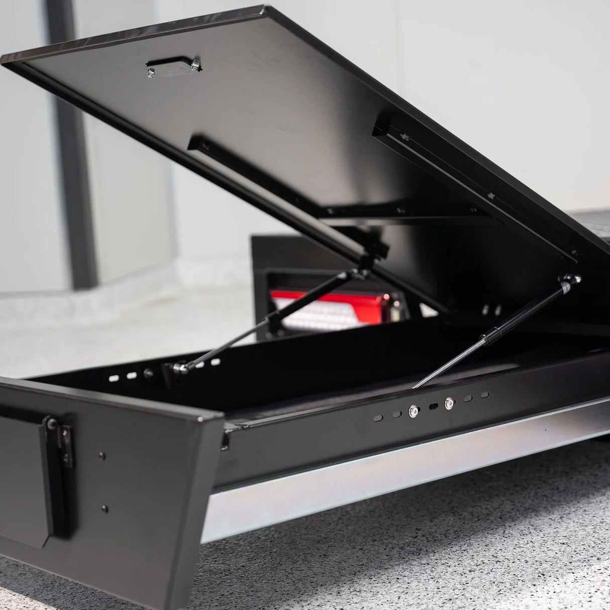 Aluminium Space Cab Tray with Trundle - 2000mm - Matte Black