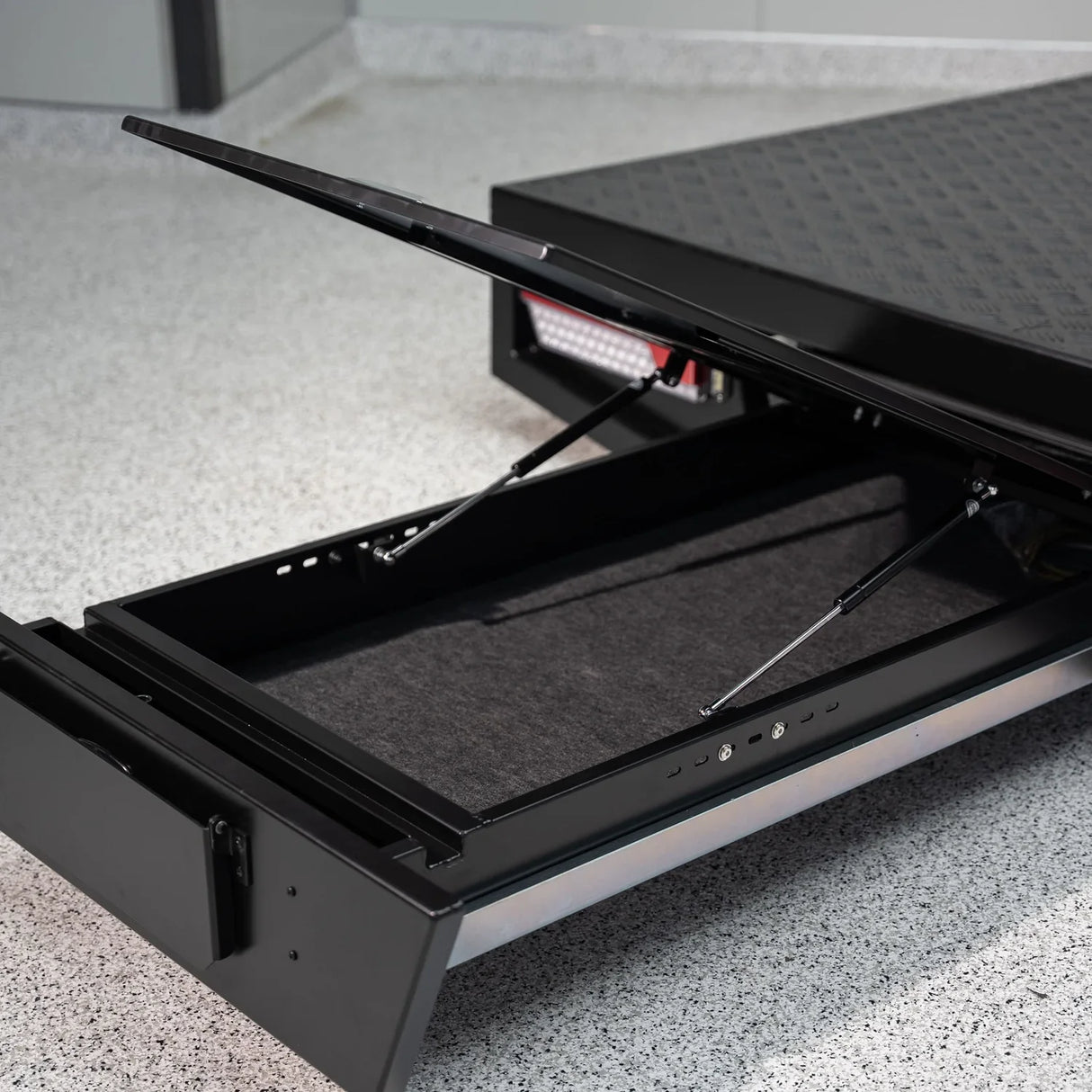 Aluminium Space Cab Tray with Trundle - 2000mm - Matte Black