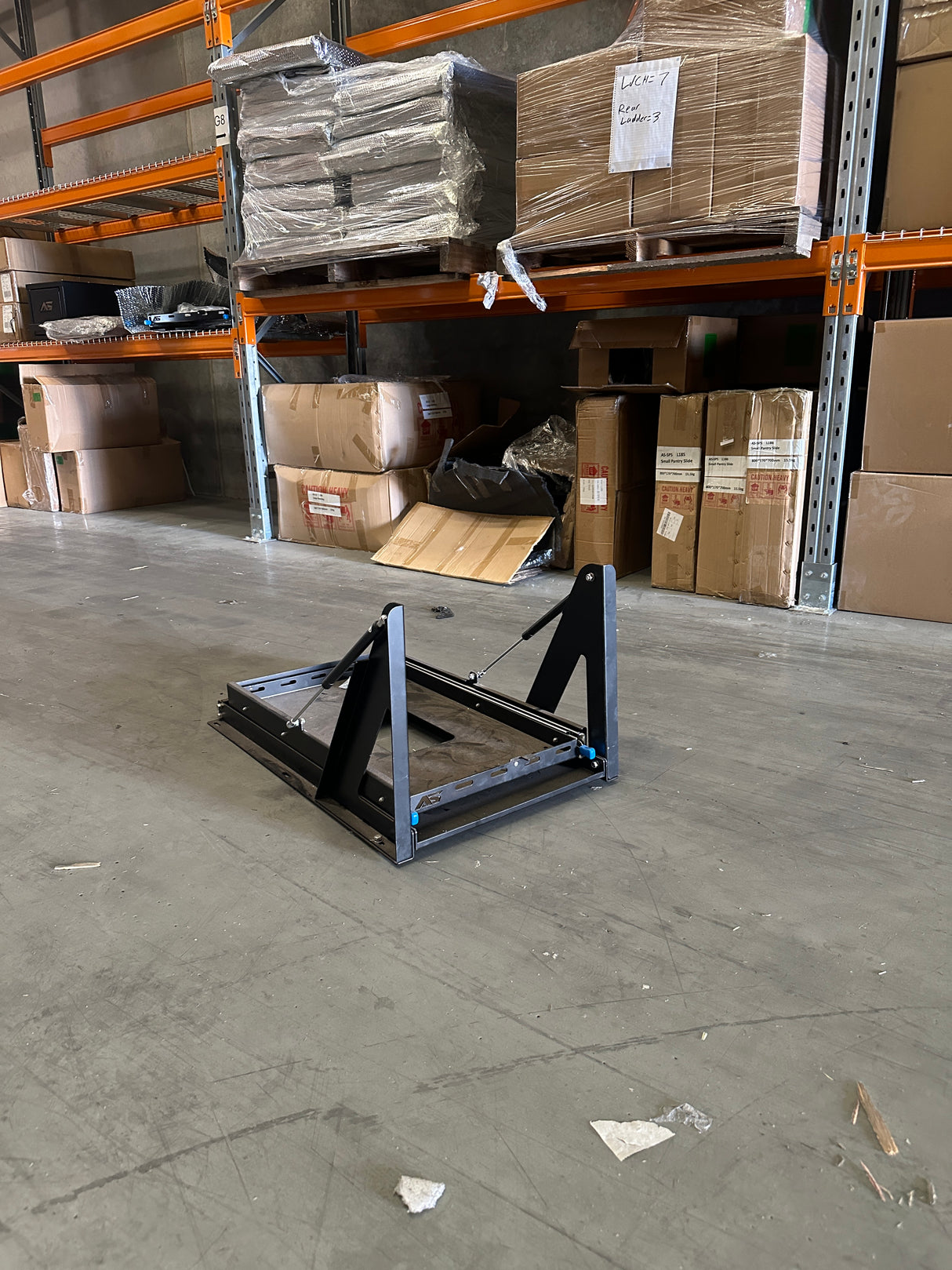 Scratch & Dent - Tilt Fridge Slide - 40/50L SNDB-001
