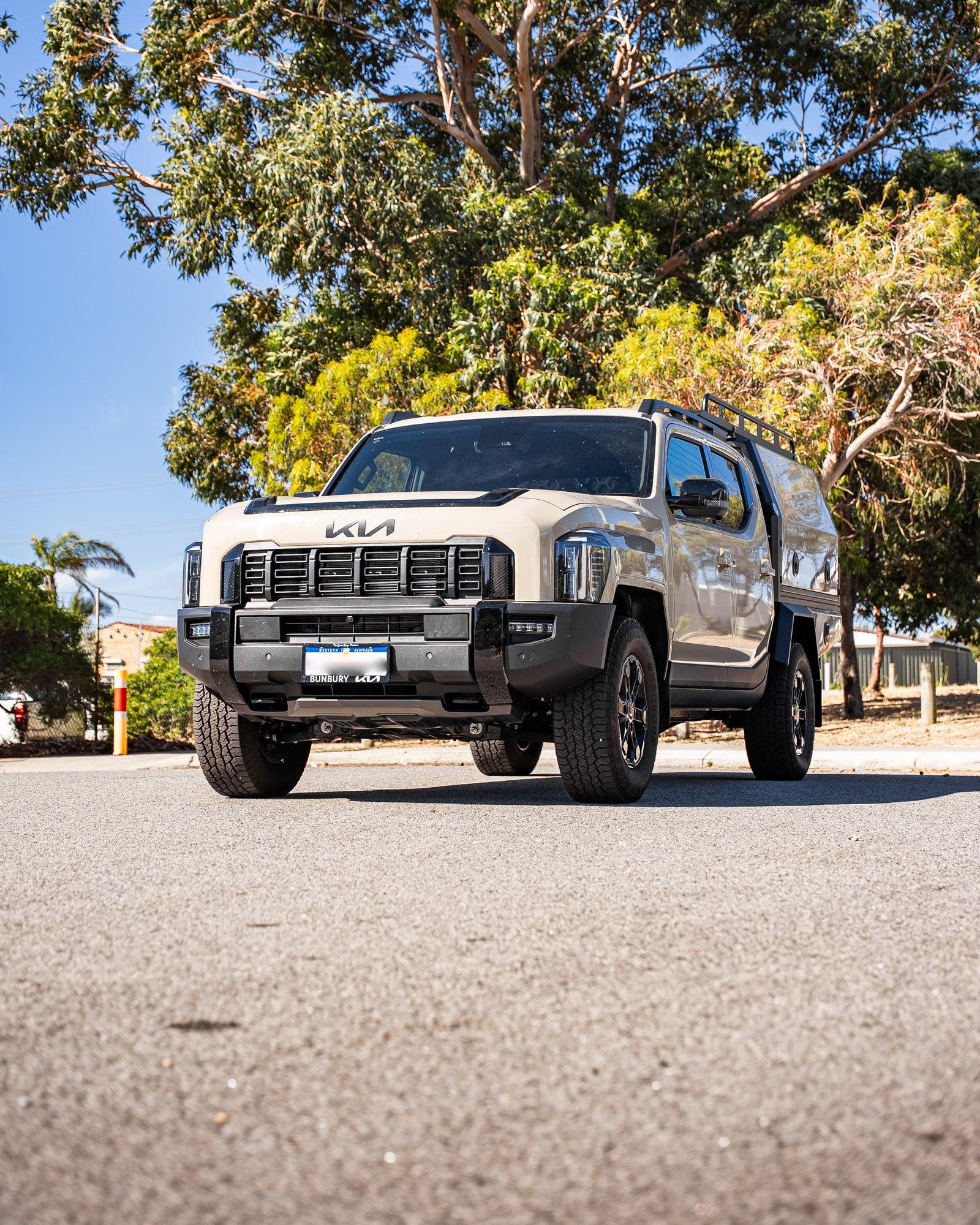 1.1 - Tasman, 1700 v2, CC Sandy Taupe, Rear Ladder, Spare Wheel Carrier, Ladder Rack - DSC08151.jpg