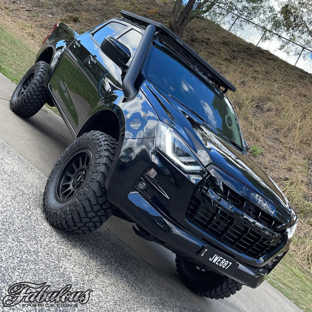 Fabulous Fabrications Stainless Snorkel for Isuzu DMAX 2020 Onwards SEAMLESS (Fabulous Endcap) X-Terrain / Short Entry / Colour Code SEAMLESS (Fabulous Endcap) X-Terrain / Short Entry / Colour Code