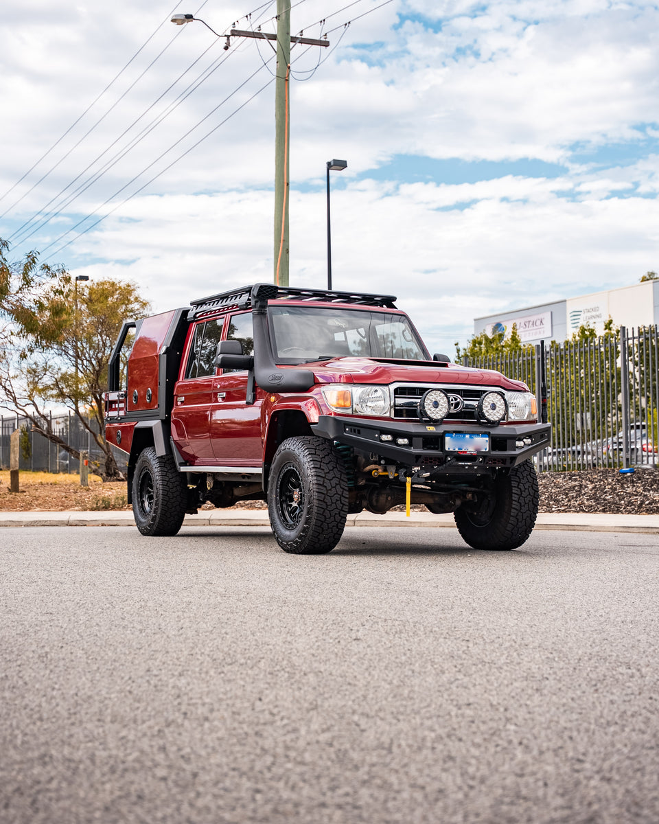 9.1 - 79 Series, 1000 v2, Red CC, Tray Sides, Rear Hoop, Spoiler, Spare Wheel Carrier - DSC02901.jpg