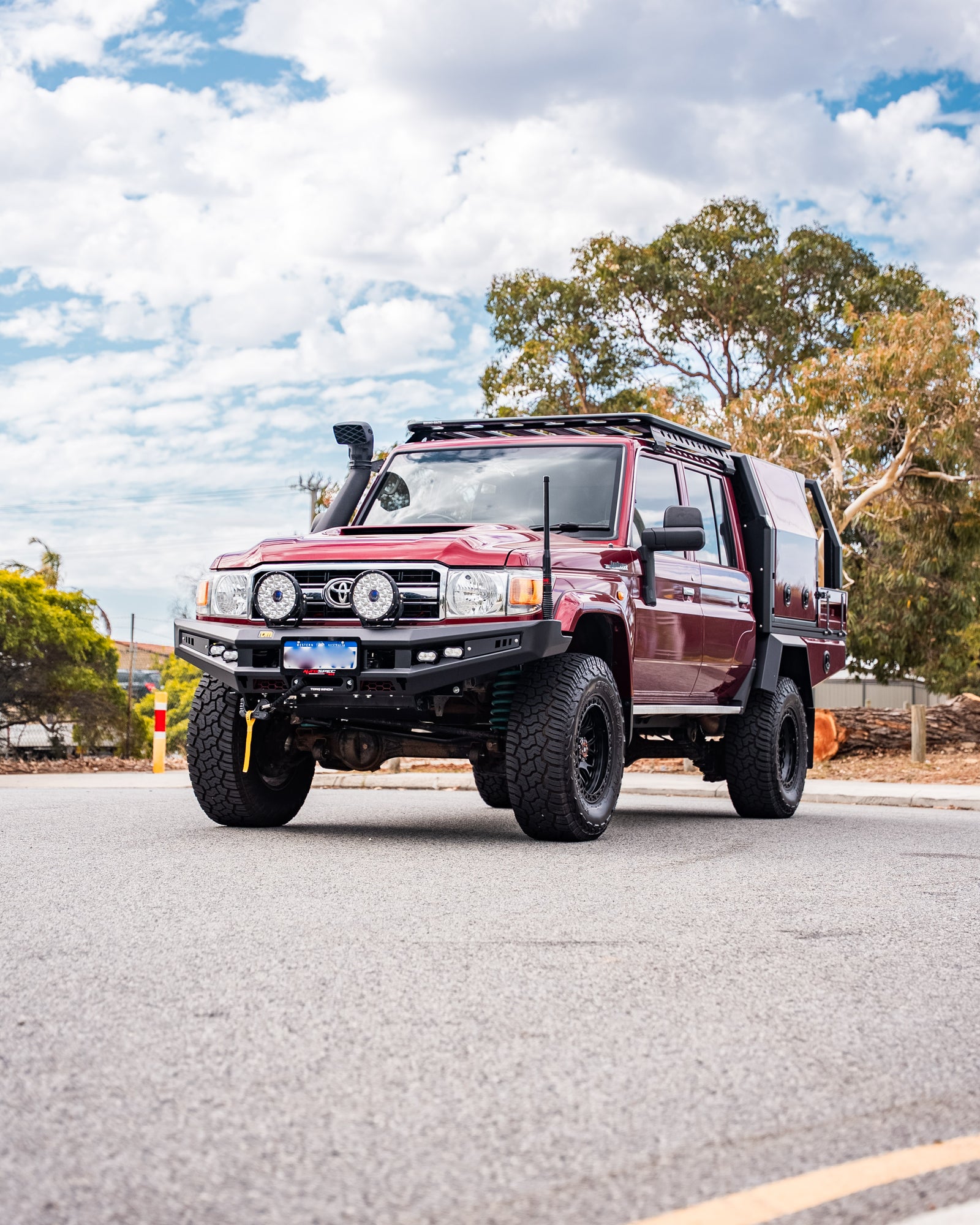 9.4 - 79 Series, 1000 v2, Red CC, Tray Sides, Rear Hoop, Spoiler, Spare Wheel Carrier - DSC02905.jpg