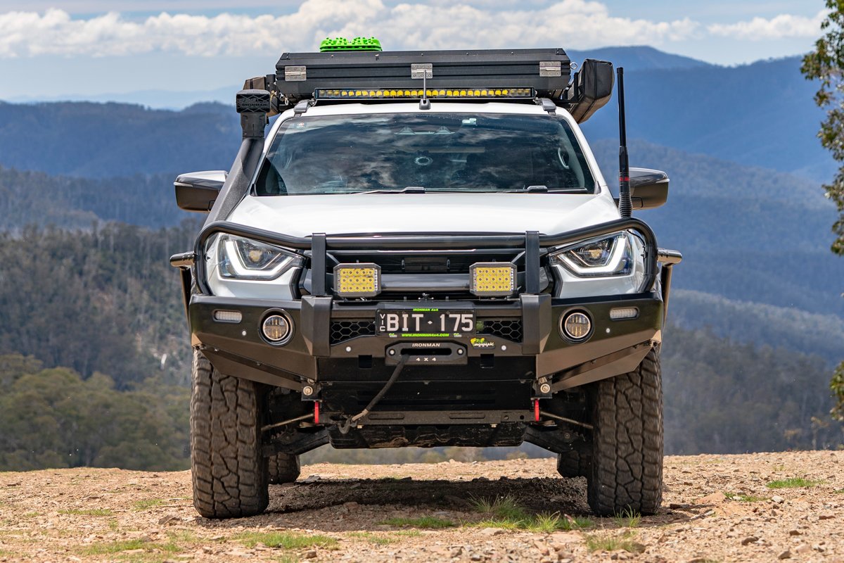 Isuzu D-MAX 2019 Deluxe Bull Bar