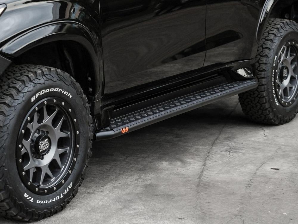 PIAK Side Step (Offtrack, Black) for Mitsubishi Pajero Sport (10/2016 on)